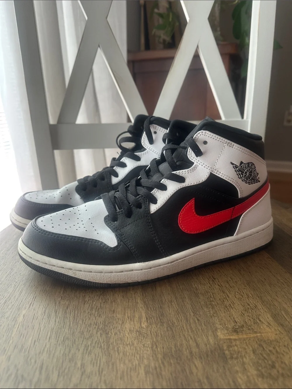 Jordan High-Top Sneakers Black/White/Red